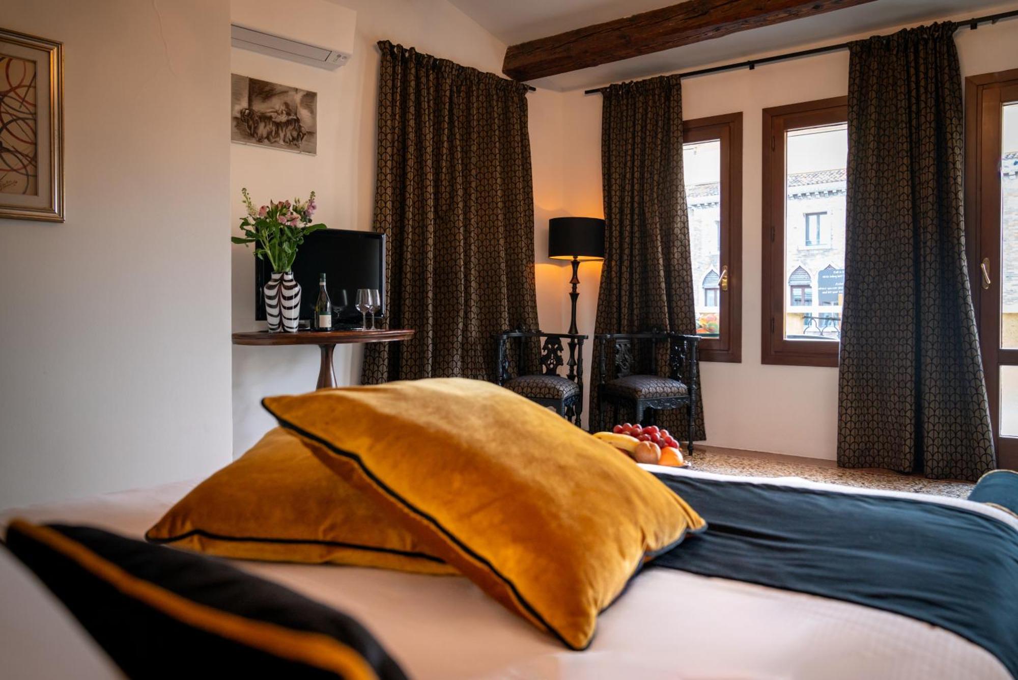 Palazzo San Luca Hotel Venesia Ruang foto