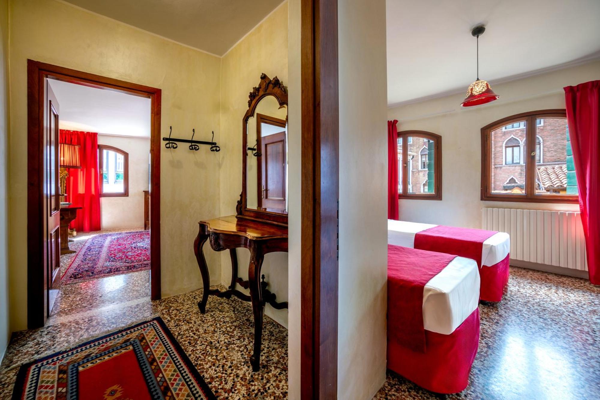 Palazzo San Luca Hotel Venesia Ruang foto