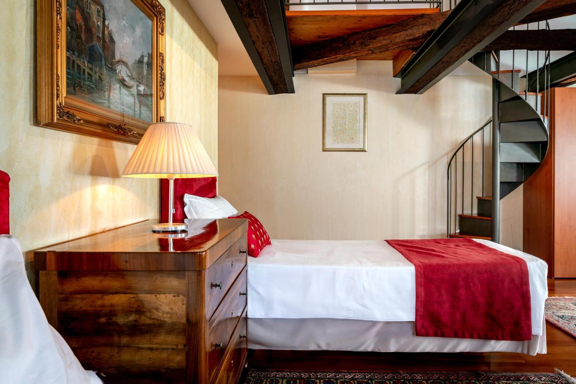 Palazzo San Luca Hotel Venesia Ruang foto